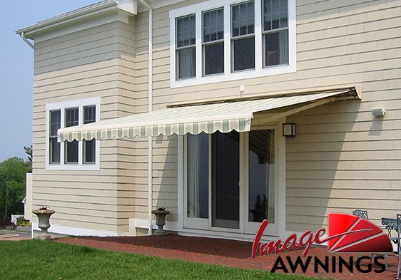 custom-motorized-and-retractable-awnings-image-016-by-image-awnings-nh.jpg