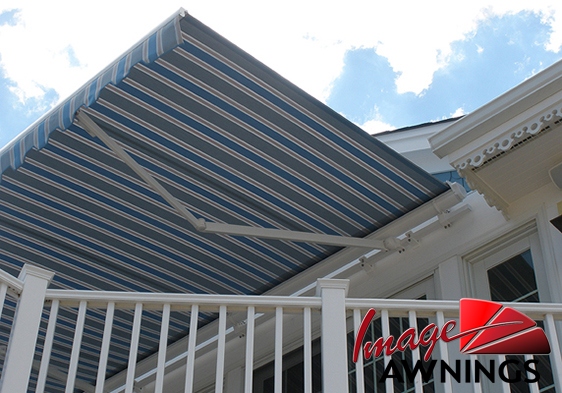 custom-motorized-and-retractable-awnings-image-020-by-image-awnings-nh.jpg